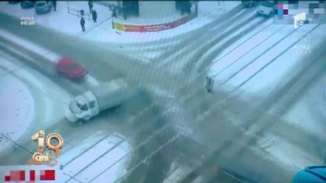 Mama Rusie lovește din nou! Camerele de supraveghere din trafic au surprins gestul șocant al unui bărbat...indecis!