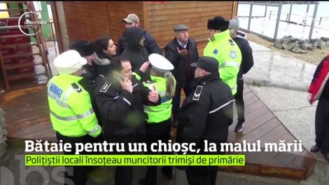 Bătaie pentru un chioșc, la malul mării