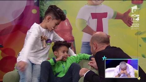 Ce minciuni spune tati? Loukas și Joakin, băieții lui Wilmark: Trage pârțuri și da vină pe noi