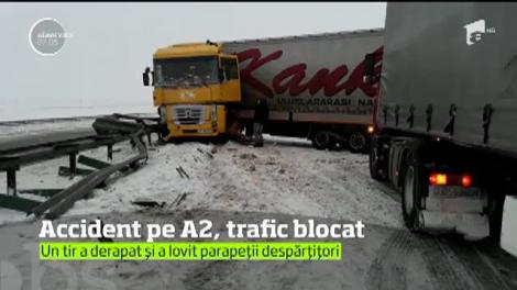 Accident pe A2, trafic blocat