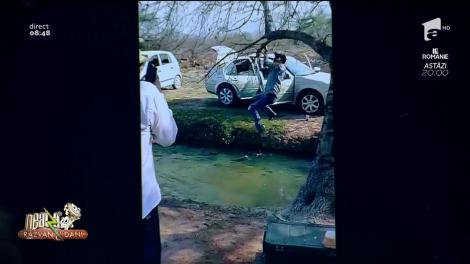 Un tânăr a vrut să demonstreze că e un adevărat Tarzan, dar a ajuns de râsul tuturor! Ce a pățit