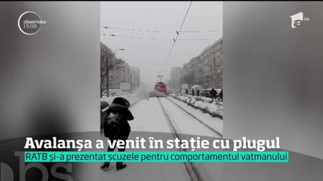 Un plug care curăţa liniile de tramvai din Capitală a pus la pământ nişte oameni care aşteptau în staţie!