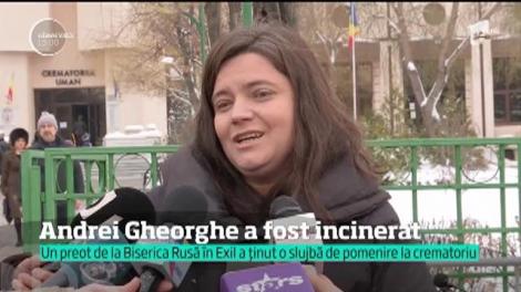 Familia şi cei mai apropiaţi prieteni şi-au luat rămas-bun de la Andrei Gheorghe. Trupul jurnalistului a fost incinerat