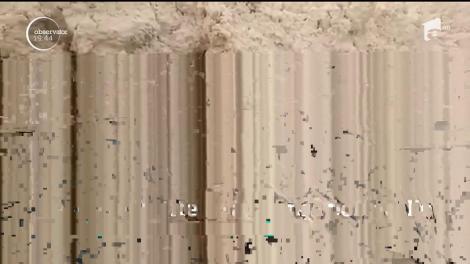 Mașini înghițite de avalanșa portocalie, în Rusia