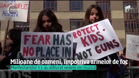 Milioane de oameni, împotriva armelor de foc. Sute de manifestații au avut loc în toată lumea