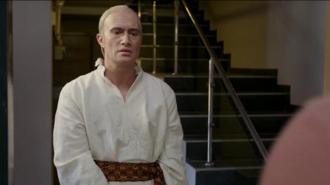 V-ați întrebat cum își cere Vișinescu iubita în căsătorie? Ce se întâmplă cu bărbatul care o vrea pe iubita torționarului!