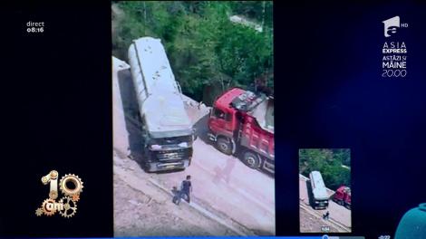 Mai ceva ca-n filme! Îți stă inima în loc: Un șofer de camion întoarce mașina pe marginea unei prăpăstii: "Un minut  n-am respirat!"
