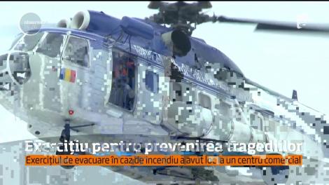 Exercițiu pentru prevenirea tragediilor, într-un mall din Neamţ