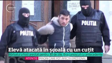 (VIDEO) Atac violent a dat alarma într-o şcoală din Vaslui. Un bărbat înarmat cu un cuţit şi-a sechestrat iubita în cancelarie şi a încercat să o ucidă