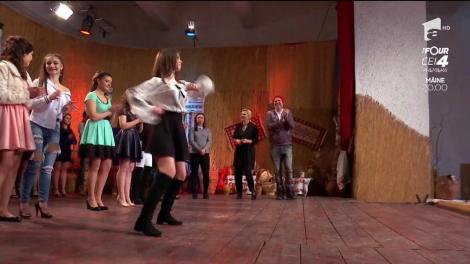 Proba ”Discoteca de la sat”. Fetele de la țară au dansat nebunește!