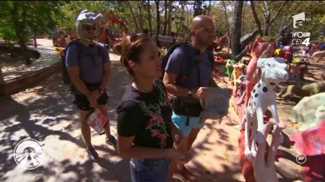 "Elefănţeii" LIviu şi Andrei, tur în "Templul ororilor": E nasoală treaba cu "cocoşul".. ţi-l dă pe jumate!