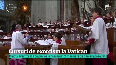 Vaticanul vrea să antreneze o armată de preoţi exorcişti