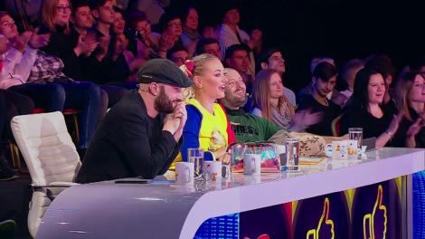 Circul Moccos. Doi concurenți din Japonia i-au lăsat fără replică pe jurații ”iUmor”: "Eu nu înțeleg de ce sunt amândoi goi!"