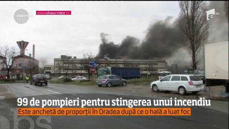 Incediu de mari dimensiuni în Oradea. Localnicii au fost sfătuiţi să nu iasă din case