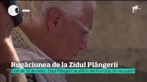 Aproape 100 de mii de evrei ortodocşi, binecuv&acirc;ntaţi la Zidului Pl&acirc;ngerii din Ierusalim.