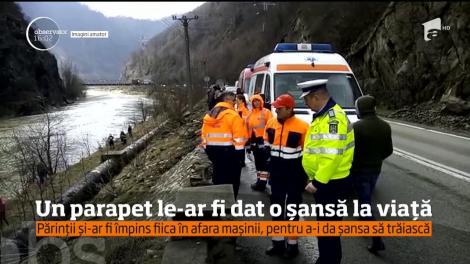Un parapet le-ar fi salvat viaţa celor doi soţi care plonjat cu maşina în râul Olt