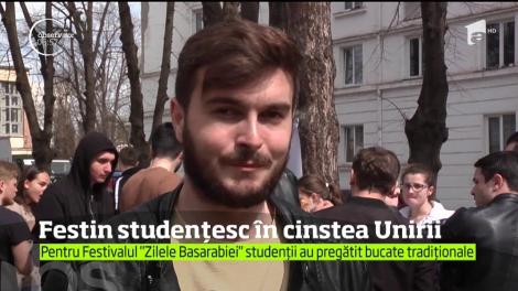 Peste 600 de studenţi din Galaţi au sărbătorit timp de o săptămână un secol de la unirea Basarabiei cu România