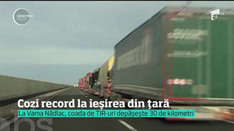 Record de cozi de TIR-uri, la ieşirea din ţară spre Ungaria!