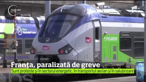 Un val uriaş de greve ameninţă să paralizeze Franţa