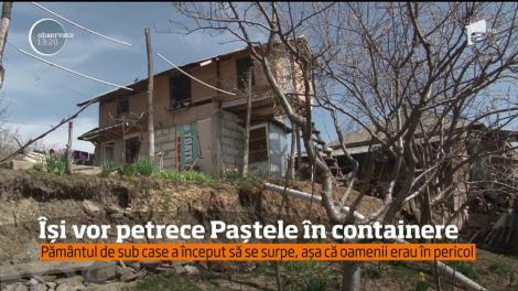 Trei familii din Scorţeni, Prahova, îşi vor petrece Paştele în containere!