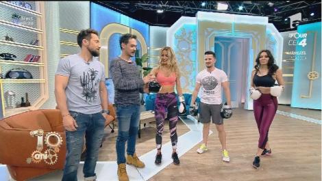 Flavia și Amalia, runda de box! Cele două prietene și-au pus mănușile în mâini! Oare se bat pâna la final?