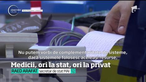 Medicii şi asistentele din România trebuie să aleagă între stat şi privat