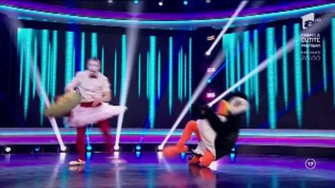 Un urs polar gigant a invadat scena de la „iUmor”! Vadik i-a lăsat pe toți cu gurile căscate!