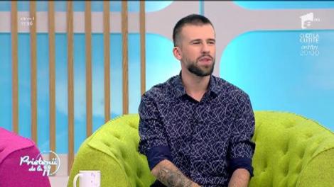 EPIC! Florin Ristei face analiză pe text la piesa "Bate ploaia în jaluzele". Râzi cu lacrimi: Ce fac şcolăriţele la 16 ani?!