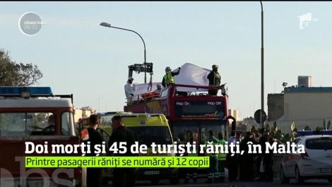 Doi turişti, un belgian şi o femeie din Spania, şi-au pierdut viaţa, iar alţi 45 de oameni au fost răniţi în urma unui accident grav