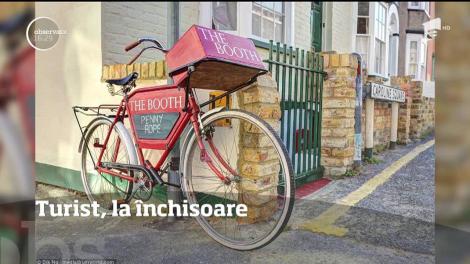 Un hotel din Marea Britanie oferă posibilitatea unei nopți petrecute într-o celulă!