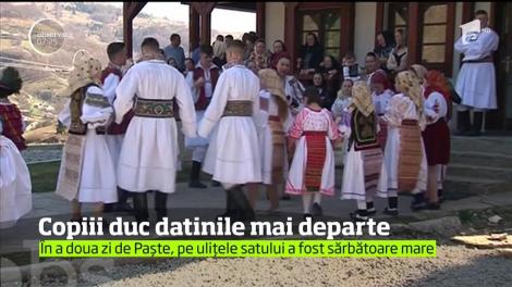 Ţara Năsăudului se poate lăuda cu peisaje spectaculoase, dar şi cu tradiţii pe care localnicii încearcă să le respecte an de an
