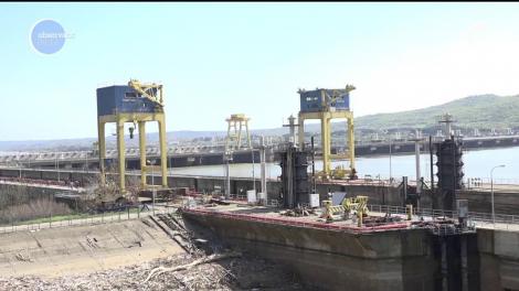 A fost alertă în Mehedinţi, după ce un petrolier sub pavilion bosniac a luat foc în ecluza Barajului de la Porţile de Fier 1