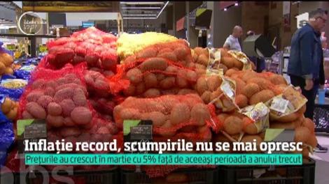 Românii, mai săraci de la o zi la alta! Cu cât s-au scumpit alimentele: "E de râs, dar îmi vine să plâng"