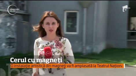 Un artist şi-a propus să creeze un cer din magneţi de frigider!