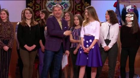 Poezia lui Eminescu, probă de foc pentru mândruțe... Și se făcu liniște printre fete: "Jalnic? Ești generoasă!"