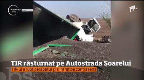 TIR răsturnat pe Autostrada Soarelui