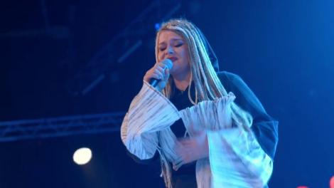 Duel: Emeli Sande - "Clown". Vezi interpretarea Alexandrei Crișan, la "The Four - Cei 4"!