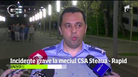 Violențe la meciul CSA Steaua - Rapid. Galeriile s-au bătut cu scaune şi au aruncat cu petarde şi fumigene