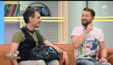 ”La ce folosește acest colier? Se pune în gură!? Aaaa...” Iată ce are în geantă o practicantă de sado-maso