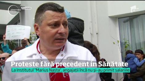 Sute de angajaţi ai spitalelor din mai multe oraşe ale ţării au intrat în grevă spontană, din cauză că li s-au diminuat simţitor veniturile