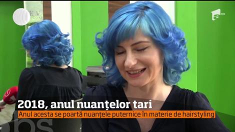 Anul acesta, culorile din natură dau tonul în materie de nunţe de păr. Se poartă cele intense