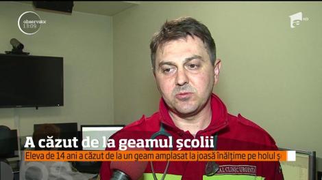 O elevă de 14, din Târgu Mureș, a căzut de la geamul școlii