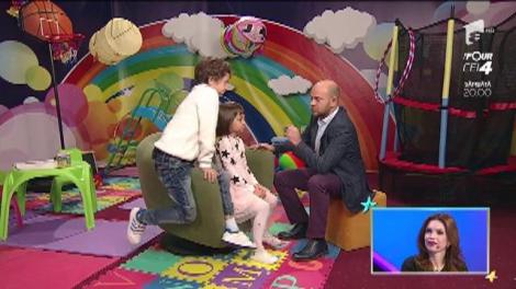 Cristina Spătar  și-a instruit bine copiii de acasă, dar vor asculta Aida Și Albert? Artista i-a rugat  să nu spună că merge în posteriorul gol prin casă!