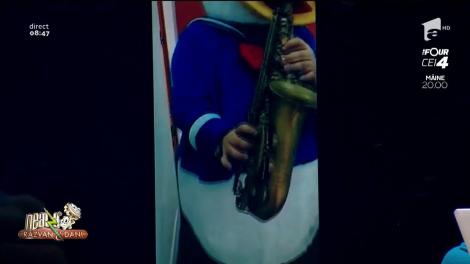 Smiley News! Donald Duck cântă la saxofon