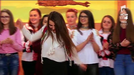 Proba "Discotecă de la Țară"! Ce opincuțe, „sus pe toc” e mai bine! Mândruțele încing ringul de dans la ele-n sat