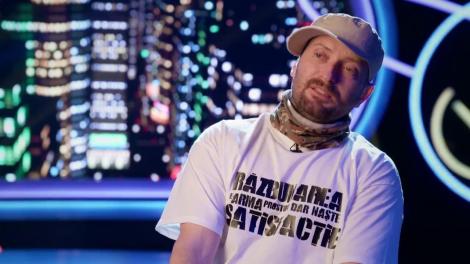 Sevi și Francesca. Replici geniale din melodii celebre românești, deși Cheloo spune că a fost ”Repeat”. Au început pe ritmuri de N&D și au încheiat cu Paraziții!