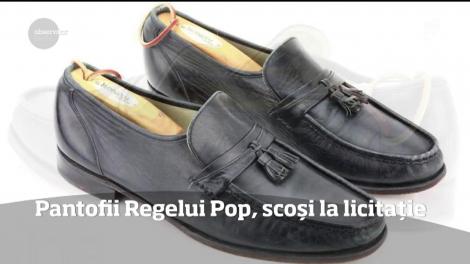 Mai ții minte dansul ”moonwalk” al lui Michael Jackson, nu? Pantofii de scenă ai legendarului artist, scoși la licitație!