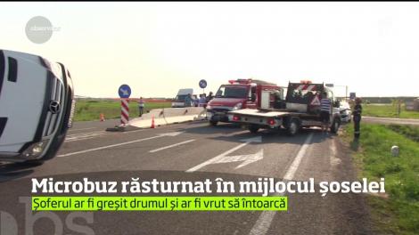 Accident grav în Timişoara. Un microbuz cu 6 pasageri s-a răsturnat în zona unui sens giratoriu, la ieşirea din oraş