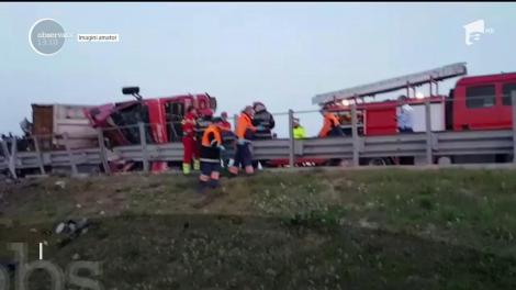 Un şofer beat a răsturnat un camion în sensul giratoriu din Agigea
