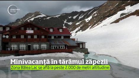 Cei care vor să profite de zăpadă în minivacanţa de 1 mai pot merge la Bâlea Lac